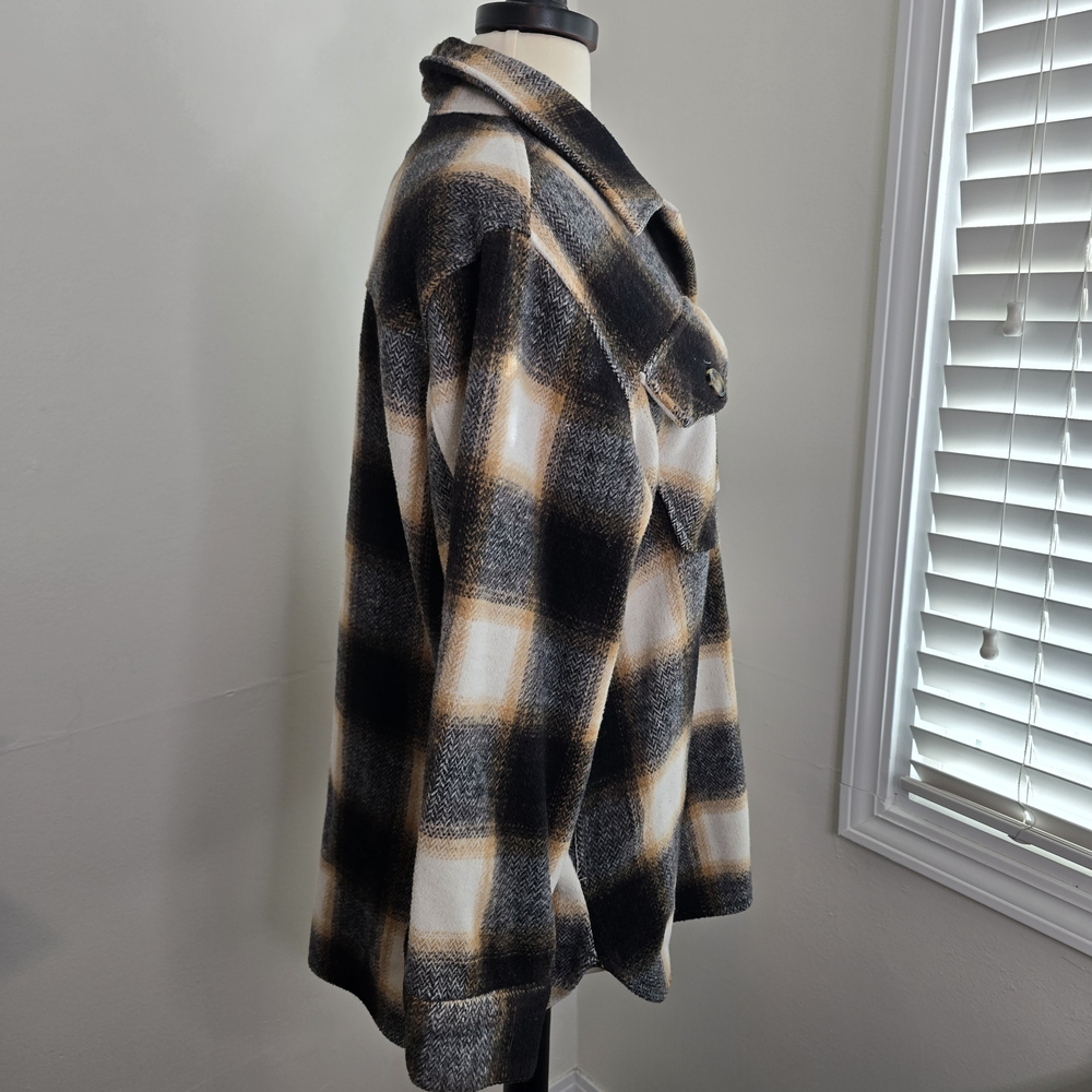 Time and Tru Black and White Plaid Button-Up Shacket - Picture 2 of 6